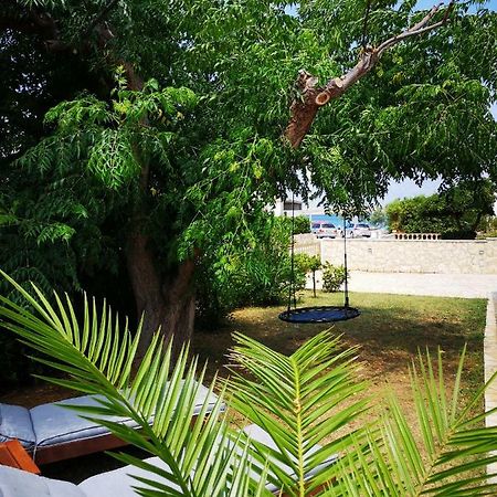 Holiday House Tara Villa Vir Exterior photo
